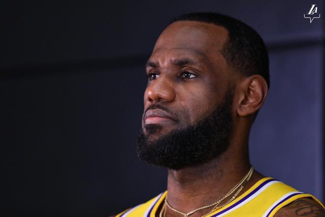 单打乔：詹姆斯还会拼并非为数据而是为更传奇 可以说他是GOAT